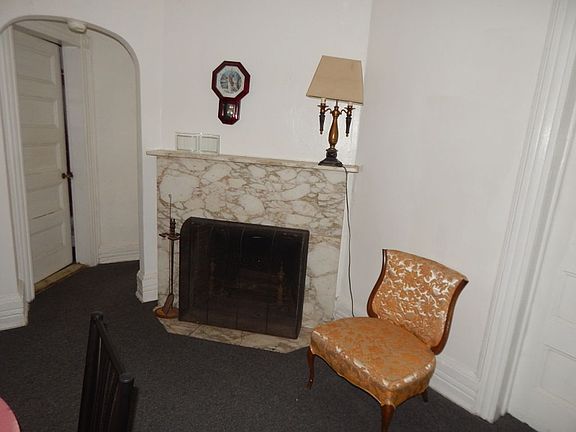 3rd image of 67 Glenwood Ave