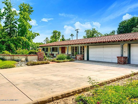 3rd image of 205 Olivera Ln