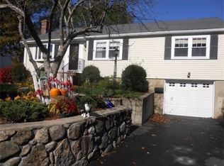 39 Hillcrest Rd, Wakefield, MA 01880