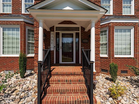 2nd image of 509 Wentworth Farm Cir