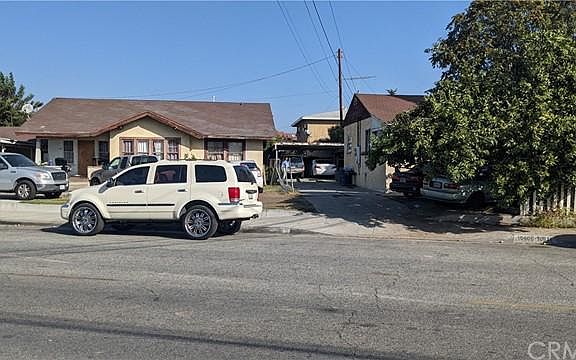 4th image of 10907 Weaver Ave