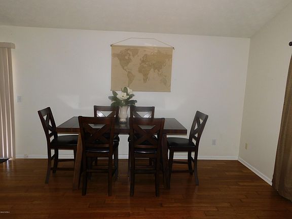 3rd image of 312 Kathryn Ct