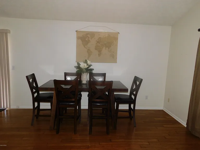 312 Kathryn Ct — Photo 3