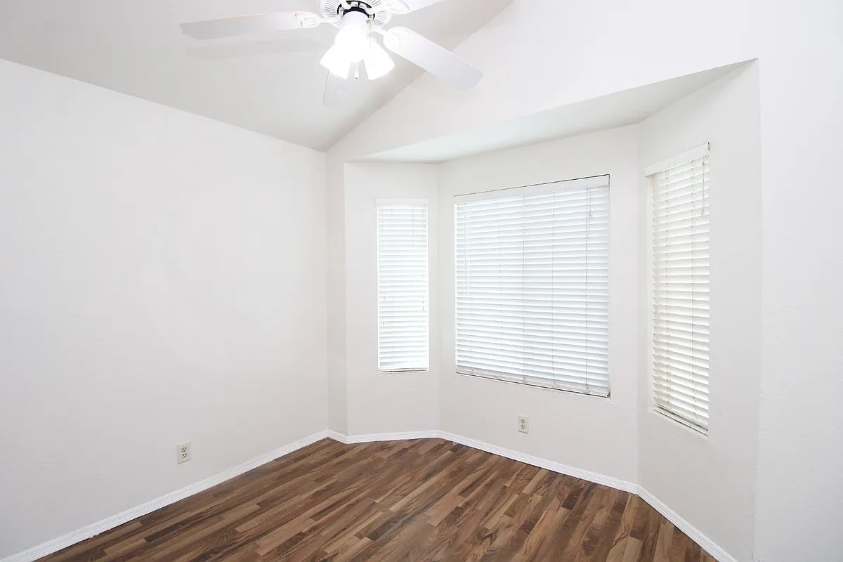3 bed, 2.0 bath, 1336 sqft, $2,199 — Photo 3