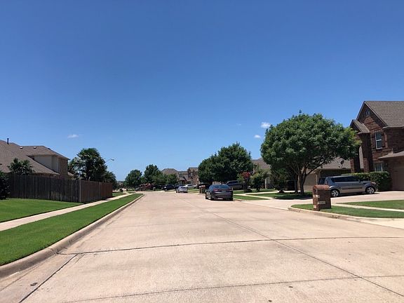 5th image of 4515 Woodcrest Ln