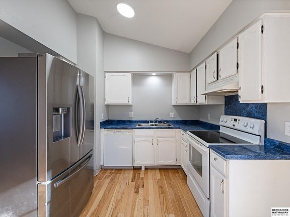 4th image of 3405 Castile Dr