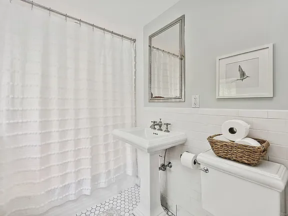 112 Newtown Tpke — Photo 11
