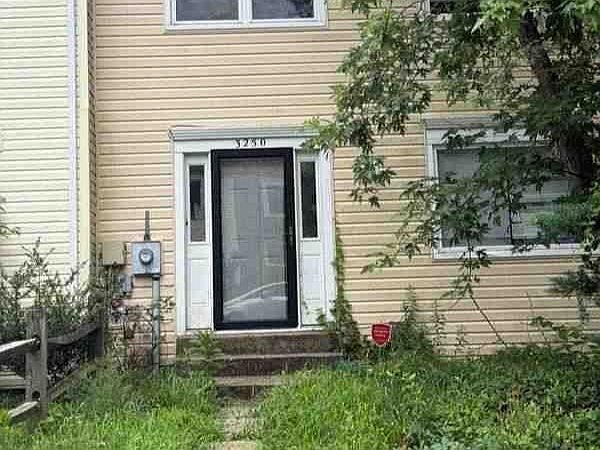 2nd image of 3250 Ryon Ct