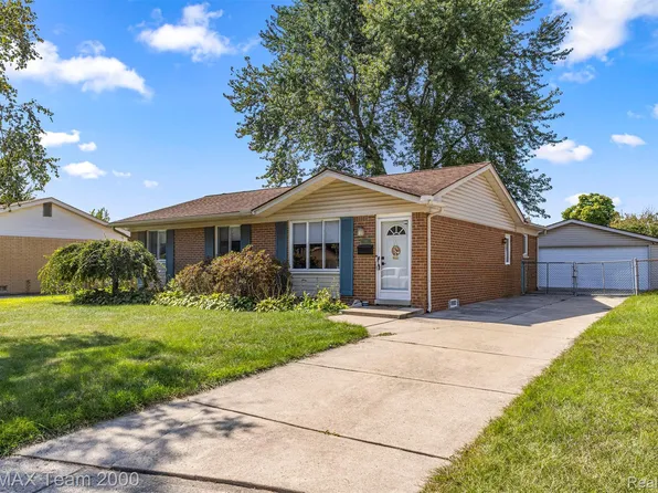 7085 London Ct, Canton, MI 48187