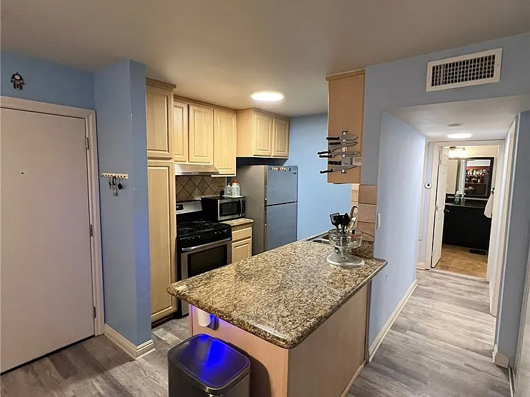 18620 Hatteras St #113 — Photo 6