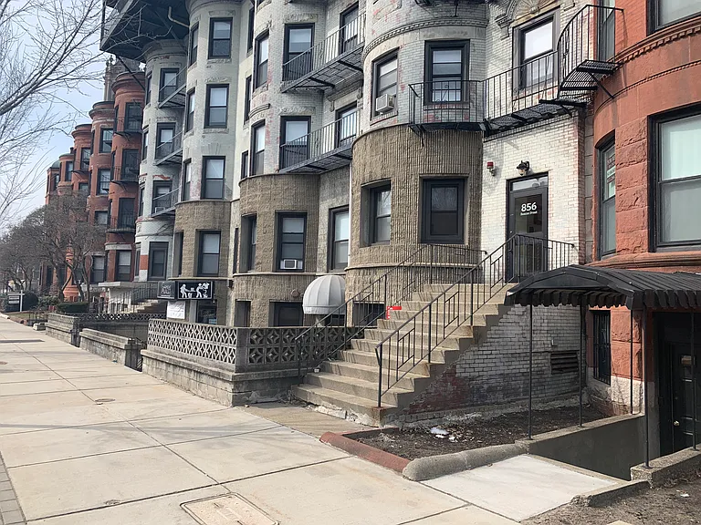 854 Beacon St #10 — Photo 7