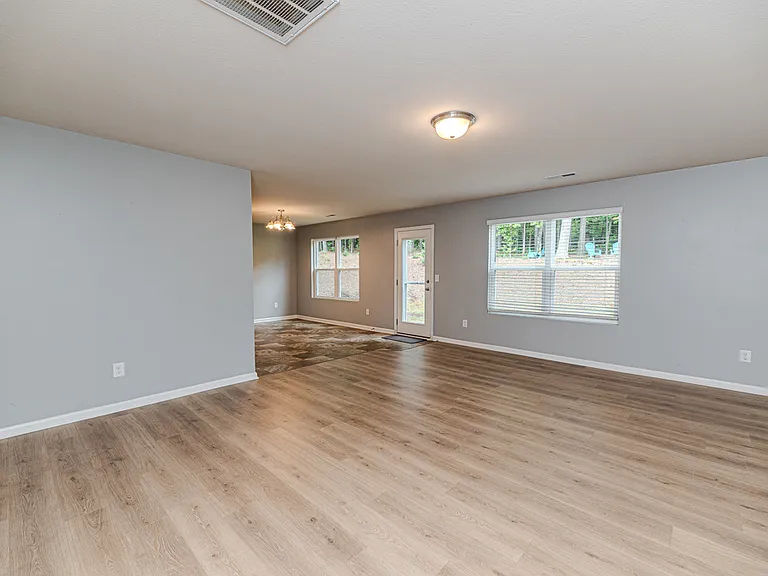 2441 Westgate Dr — Photo 7