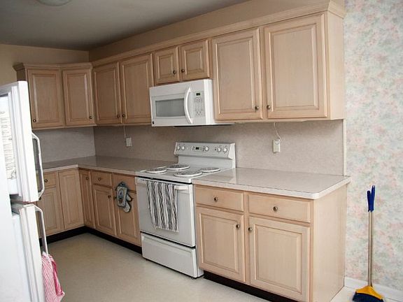 2nd image of 472 Mica Ct