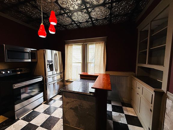 5th image of 312 N Chicago St