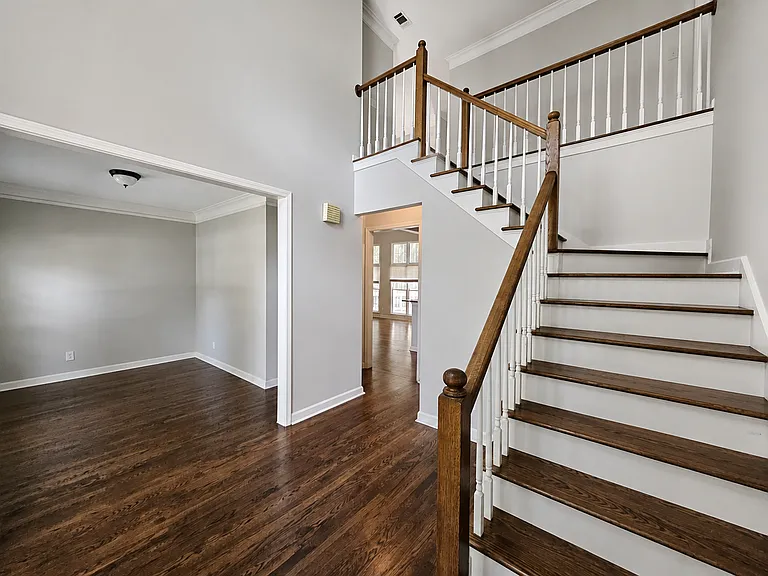 450 Eastbourne Way — Photo 4