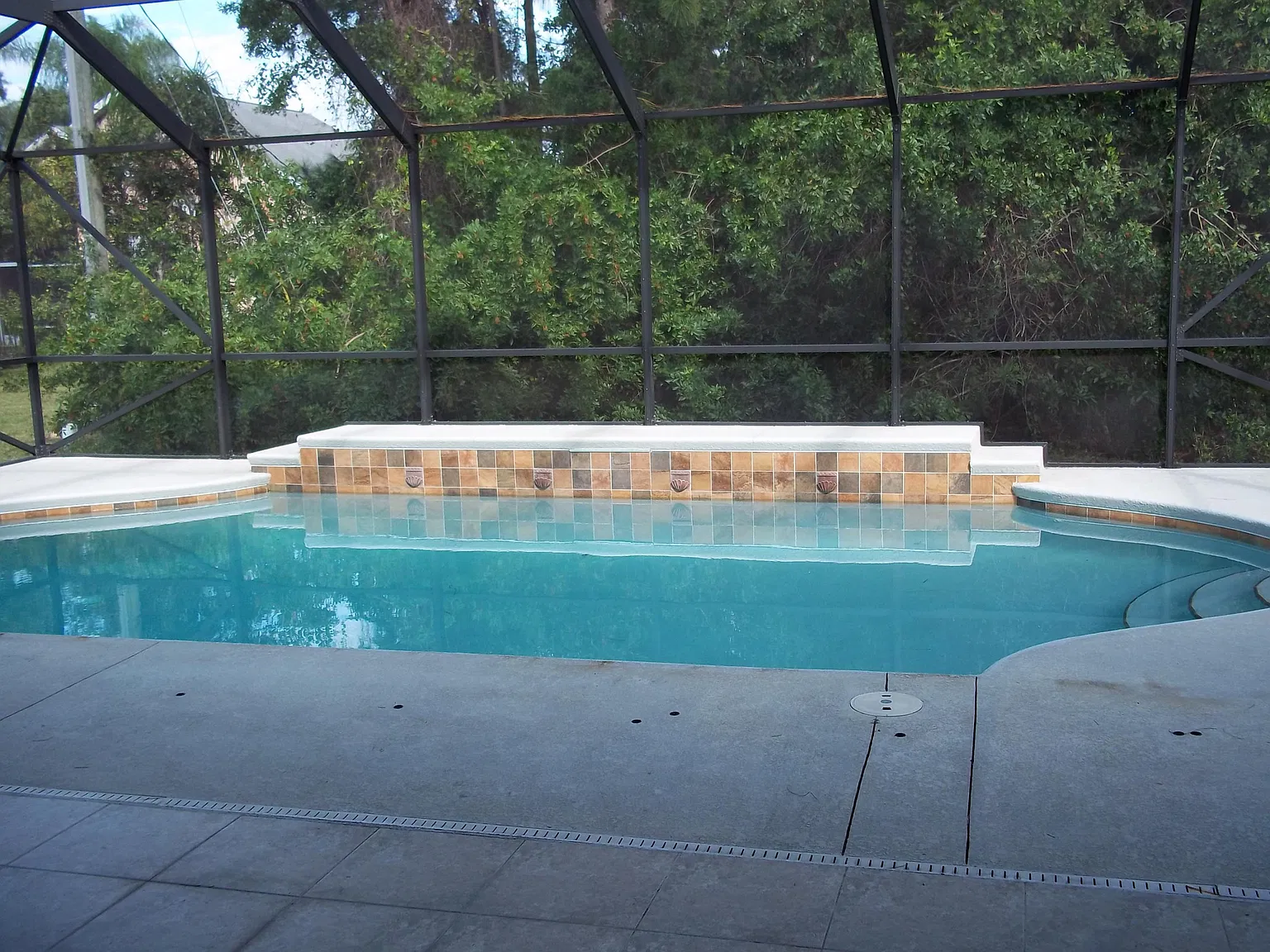 4 bed, 3.0 bath, 2527 sqft, $3,495 — Photo 2