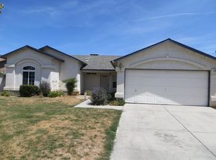 578 16th St, Kerman, CA 93630