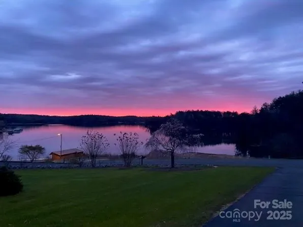 95 Lake Club Ln #9, Nebo, NC 28761