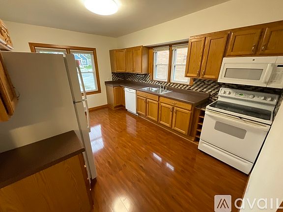 4th image of 9224 W National Ave #9224