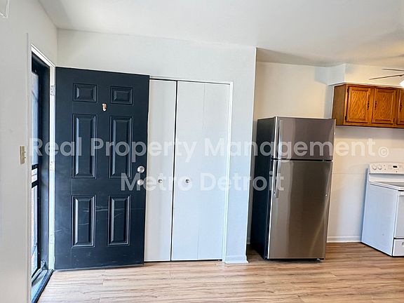 3rd image of 4182 Drouillard St