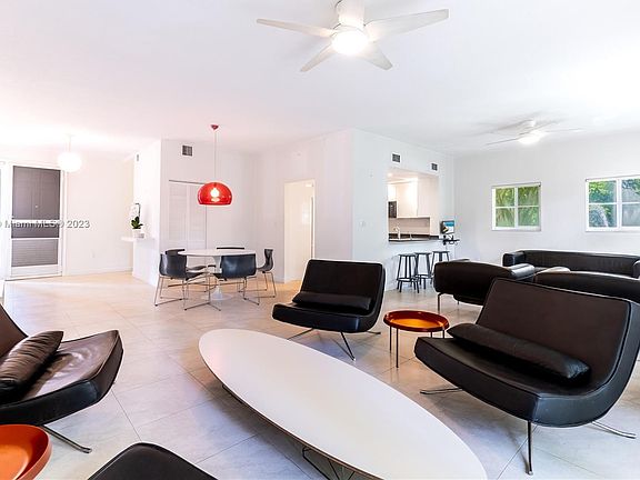 3rd image of 3001 NE Quayside Ln #1