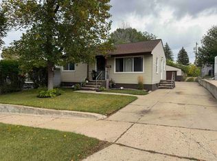 1437 7th St SW, Minot, ND 58701