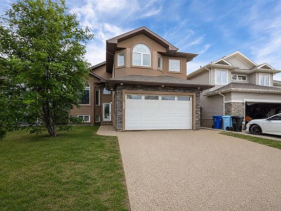 2nd image of 248 W Hawthorn Way