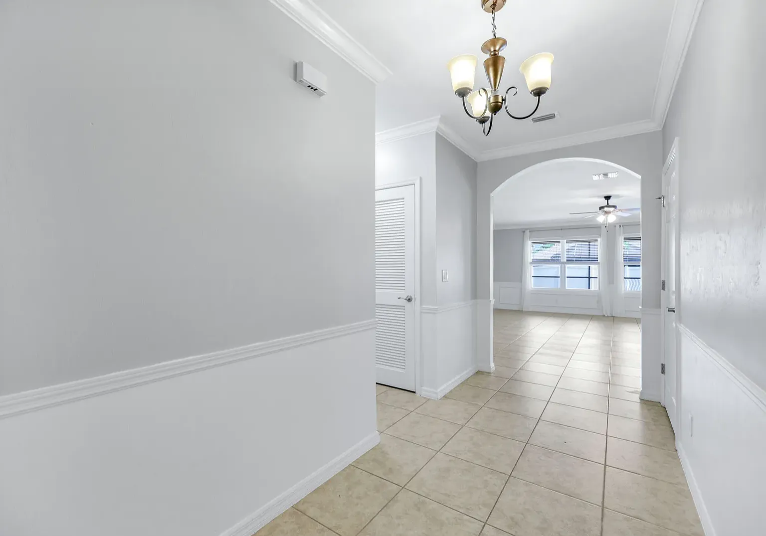 4 bed, 2319 sqft, $2,500 — Photo 3