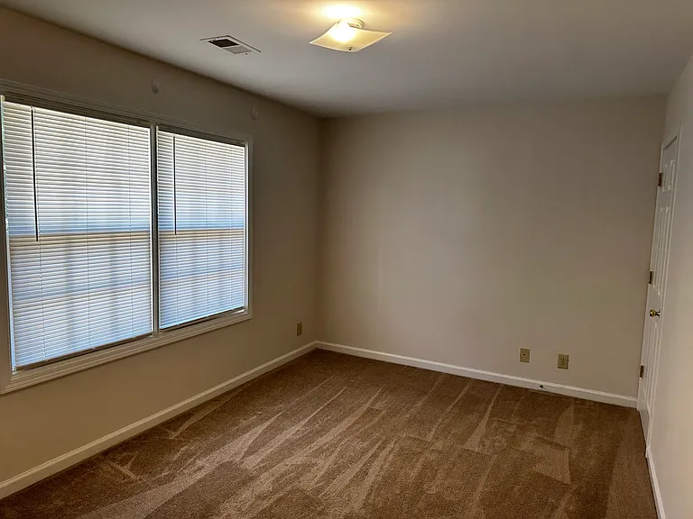 350 Caudell Dr — Photo 6