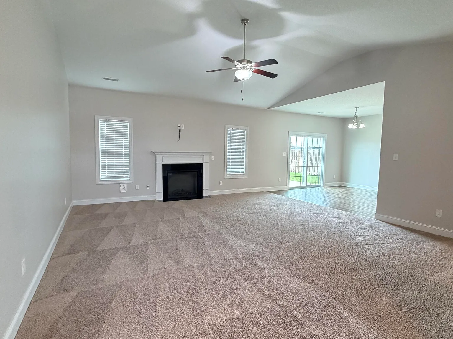 4 bed, 3.0 bath, $2,000 — Photo 4