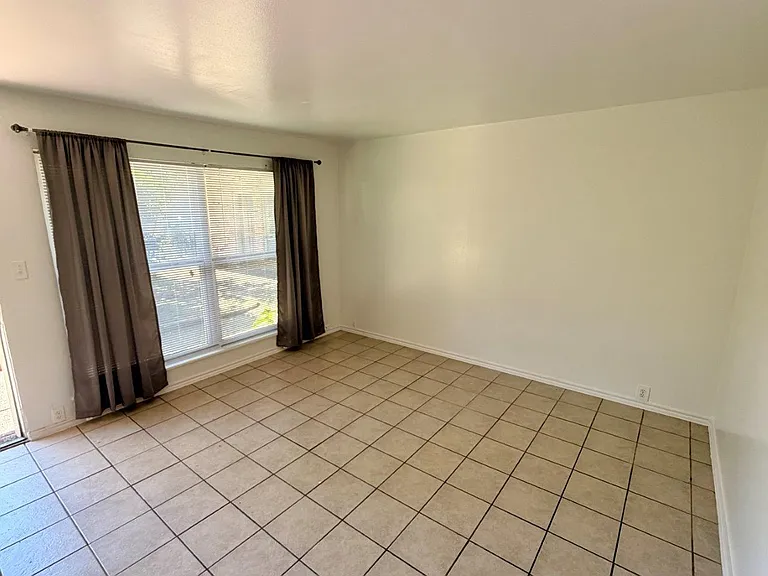 820 W Alabama St #6 — Photo 9