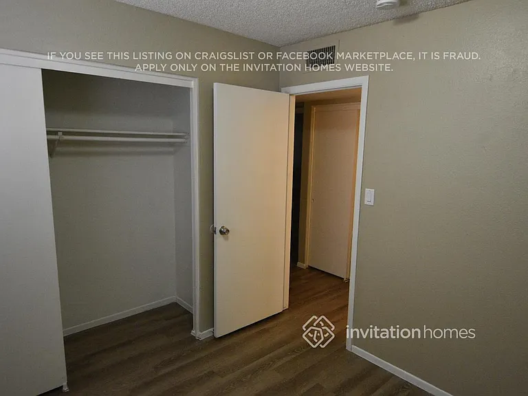 2301 W Waltann Ln — Photo 12