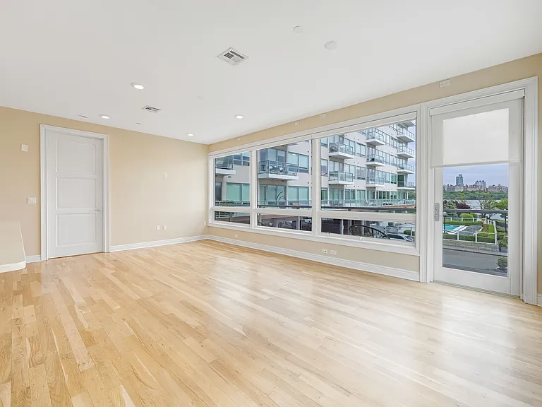 10 Main St #101 — Photo 9