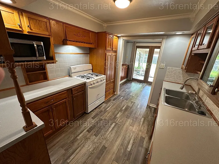 1748 S Meridian Ave — Photo 9