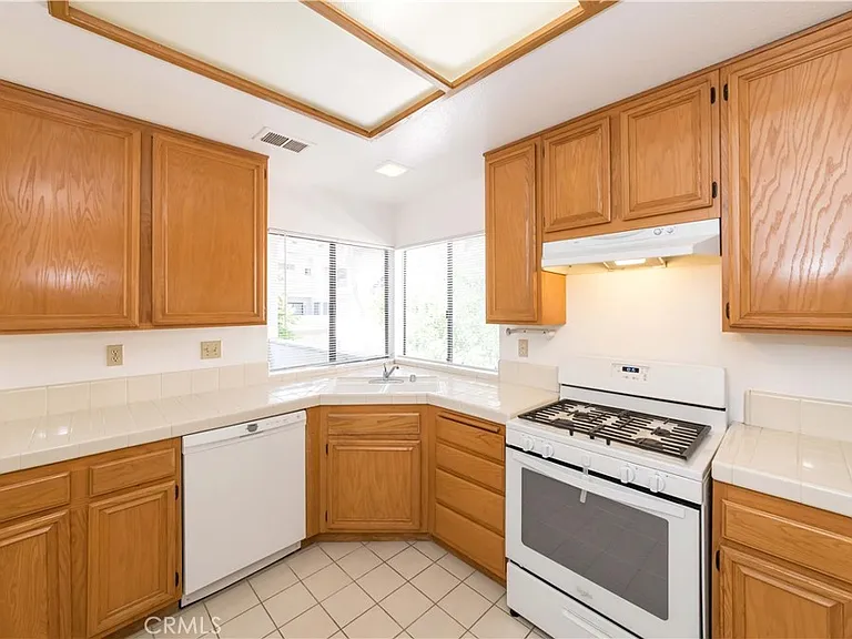2577 Plaza Del Amo #737 — Photo 11