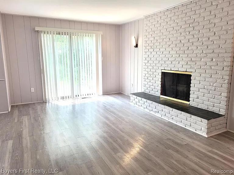 18425 Alta Vista Dr — Photo 15