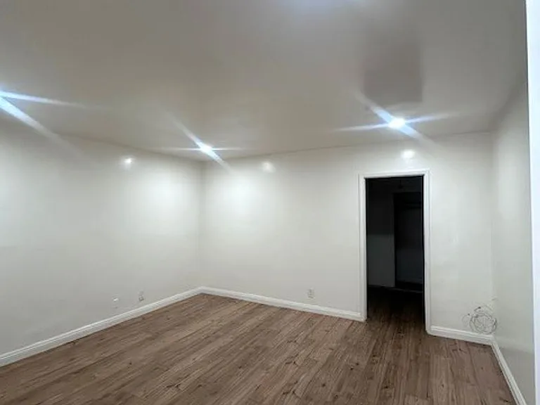6126 Eleanor Ave — Photo 3