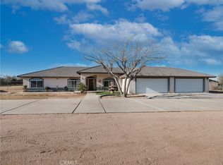 11008 Sparrow Rd, Oak Hills, CA 92344