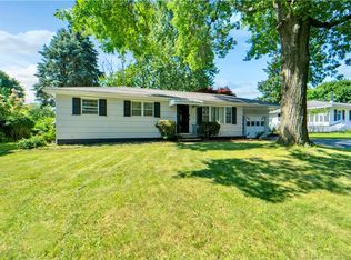 163 Fleetwood Dr, Rochester, NY 14609