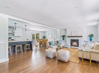 268 Twin Fawn Dr, Hanover, MA 02339