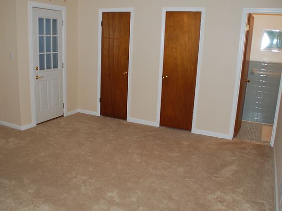 MBR Deck, 2 Walk-in, .5 BAth