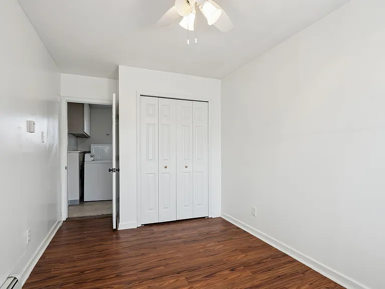 1680 N Syracuse St — Photo 11