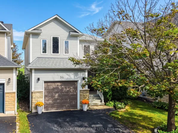 31 Hatch St, Whitby, ON L1M 2H8