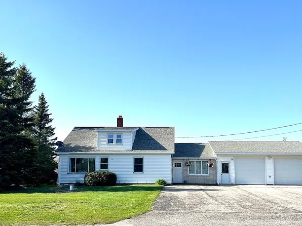 6882 Darga Hwy, Posen, MI 49776