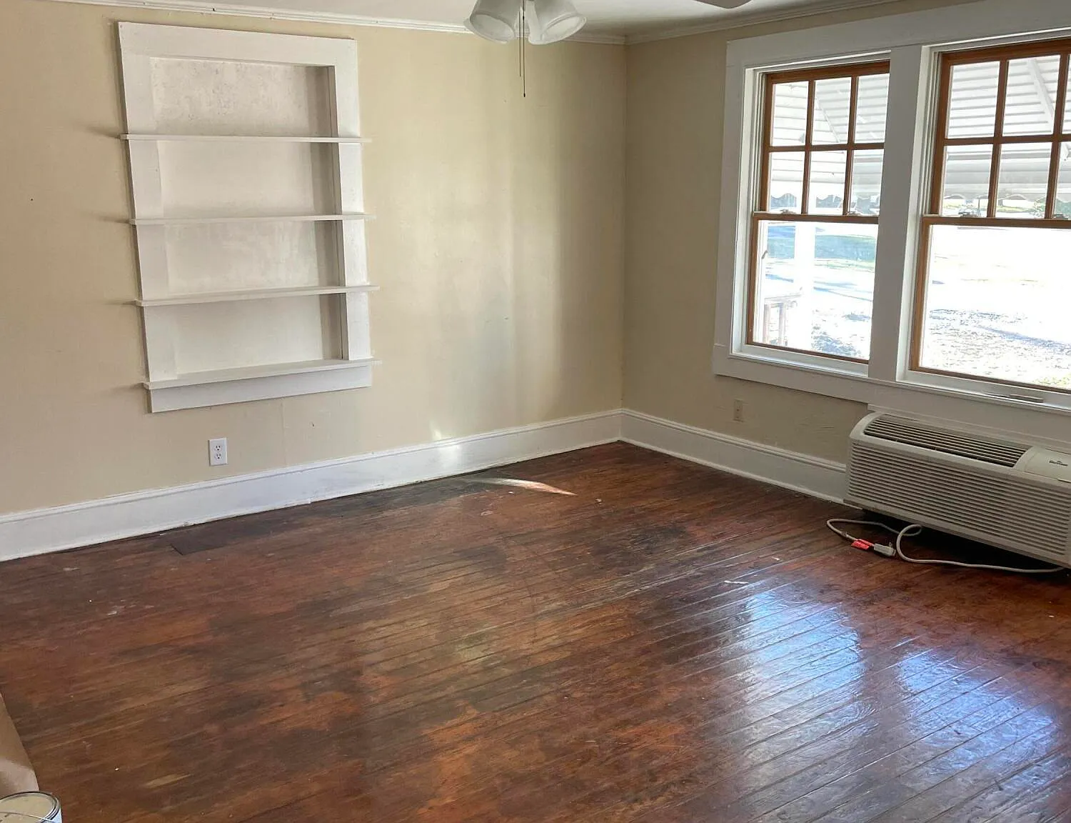 2 bed, 1.0 bath, $900 — Photo 3