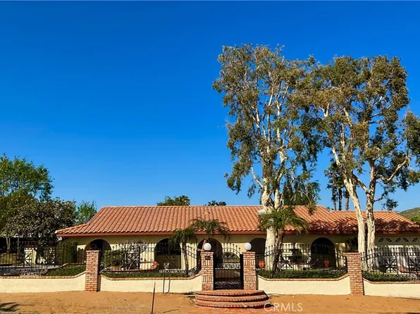 6835 Karen Ln, Riverside, CA 92509