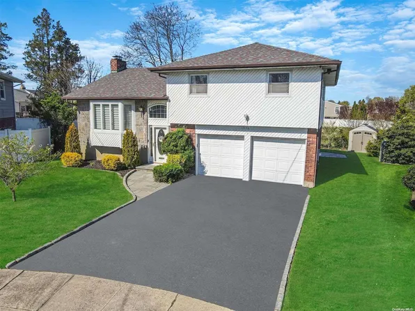 1836 Bradley Court, North Bellmore, NY 11710