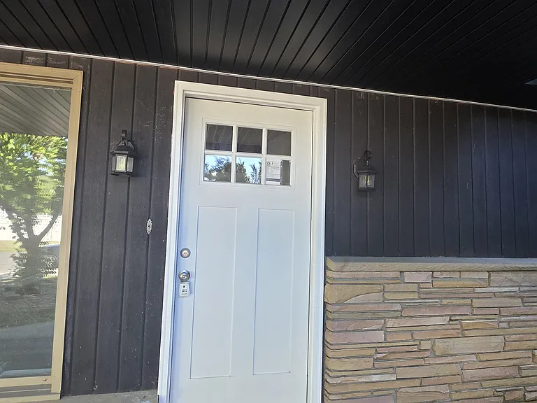 701 Pine St — Photo 2