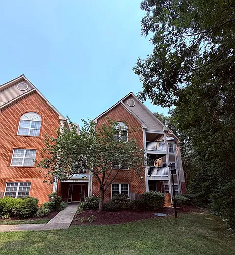 609 Admiral Dr #208 Photo 1
