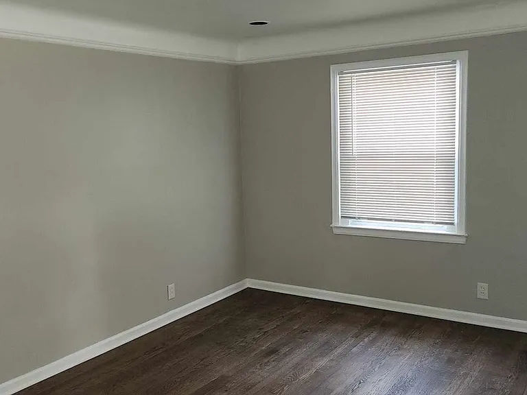 20469 Steel St — Photo 3